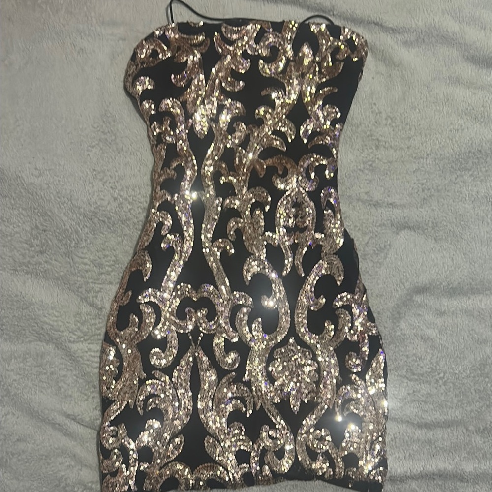Elegant Black and Gold Sequin Dress
